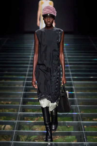 Look 13